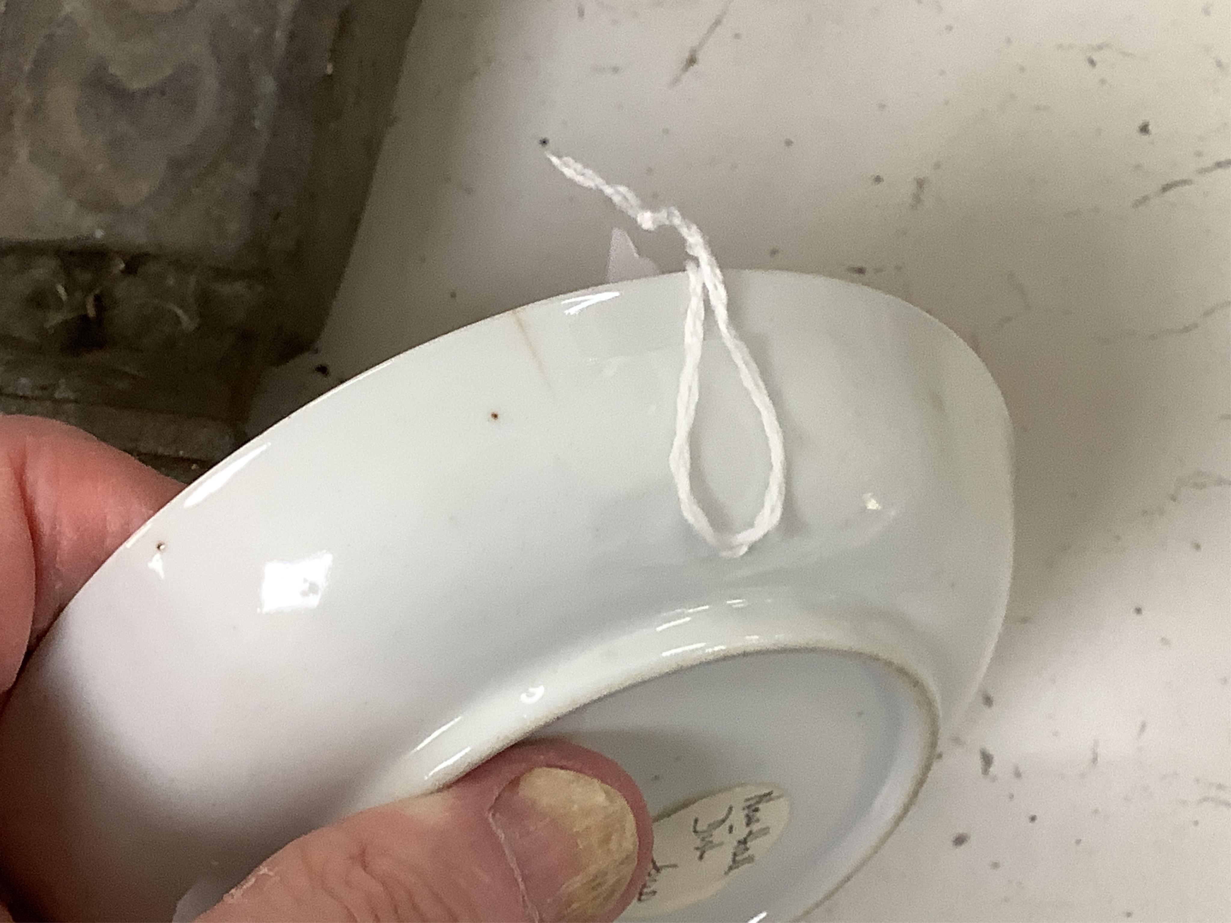 Nine pieces of 18th century New Hall, tea bowls and saucers etc